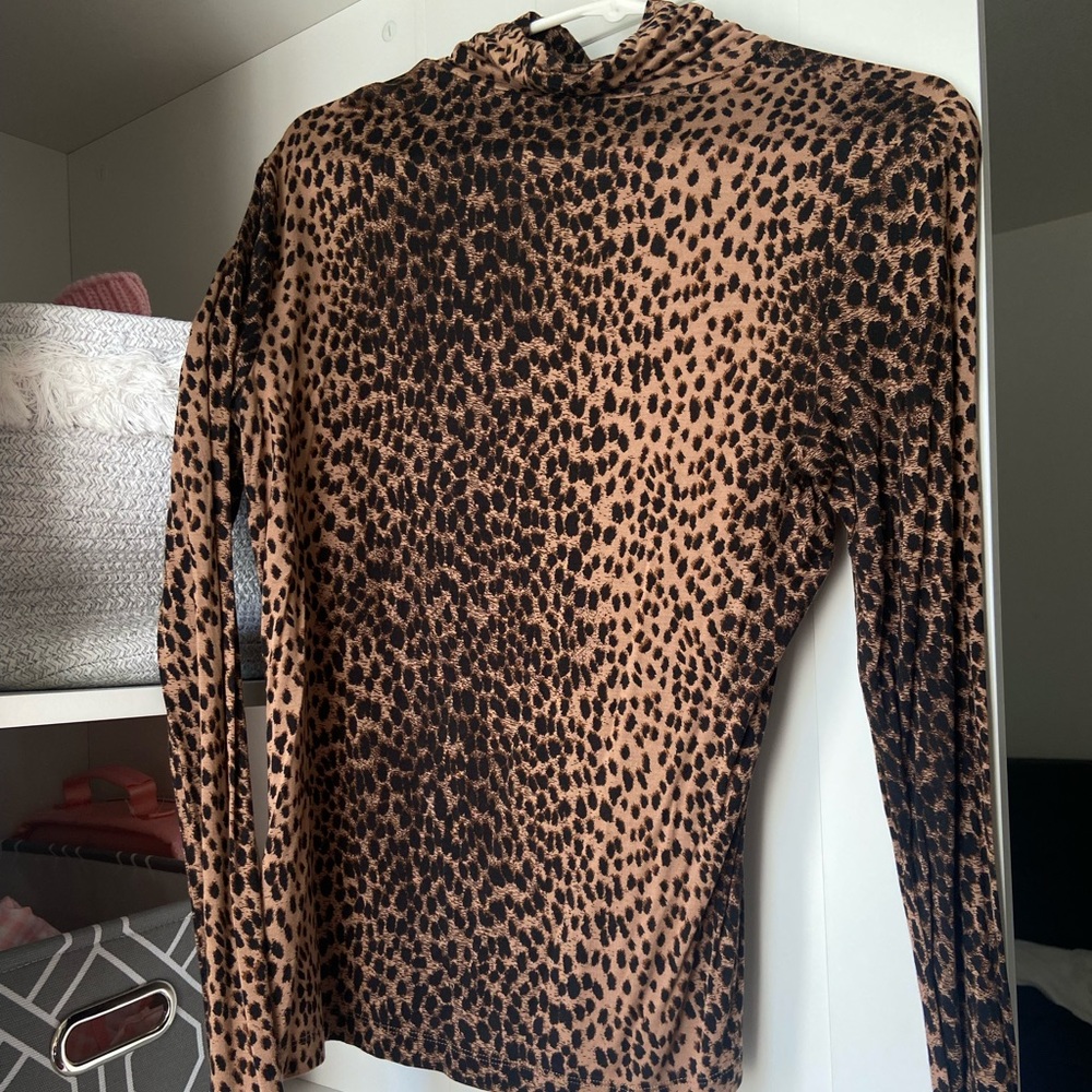 Turtle neck long sleeved